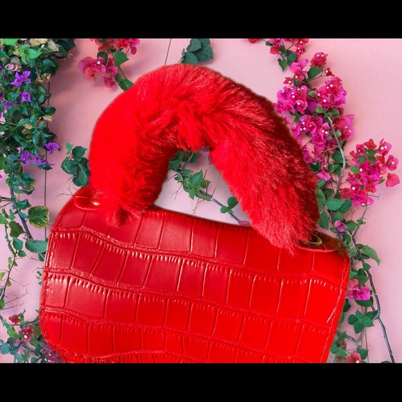 Red Purse - Picture 6 of 8